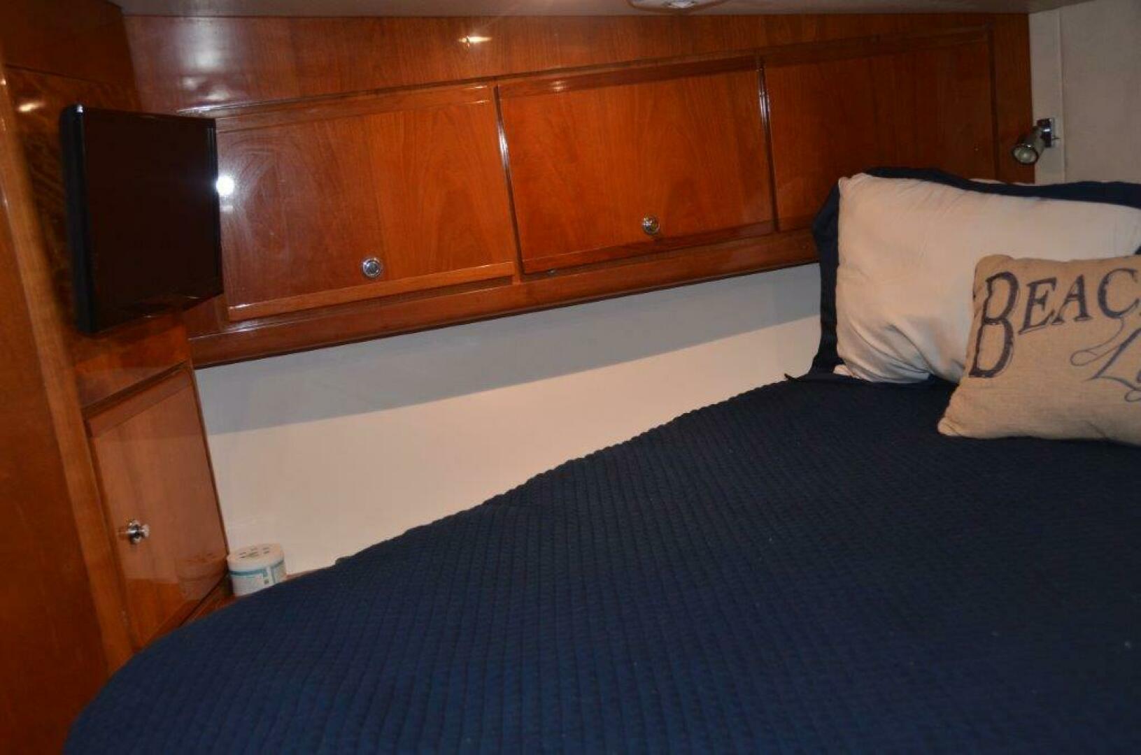 Slide: The Image of Bertram 39 Idle Hour-Master Stateroom 2000 Bertram 39 Idle Hour - 4448968