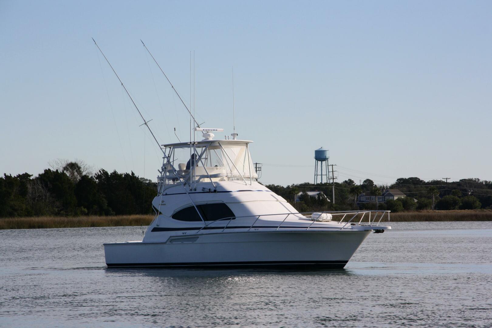 Slide: The Image of Bertram 39 Lineage- Profile 2003 Bertram 390 Convertible Lineage - 4954767