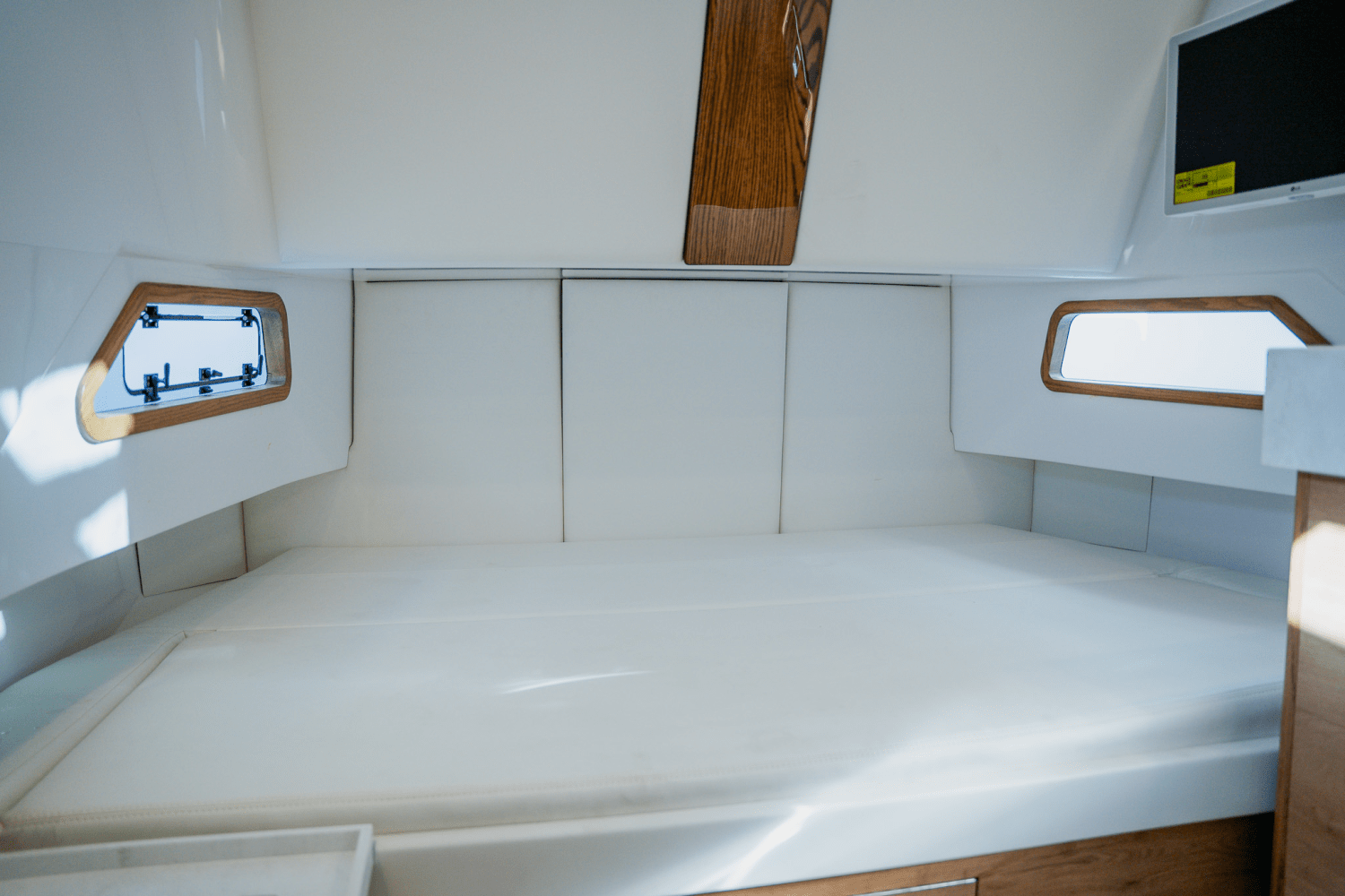 Slide: The Image of Bertram 39CC 2023 - 103