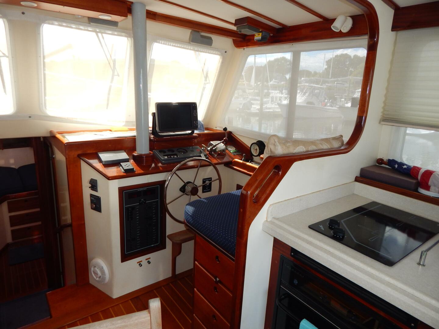 Slide: The Image of BHM Flybridge Cruiser 2000 - 4742030