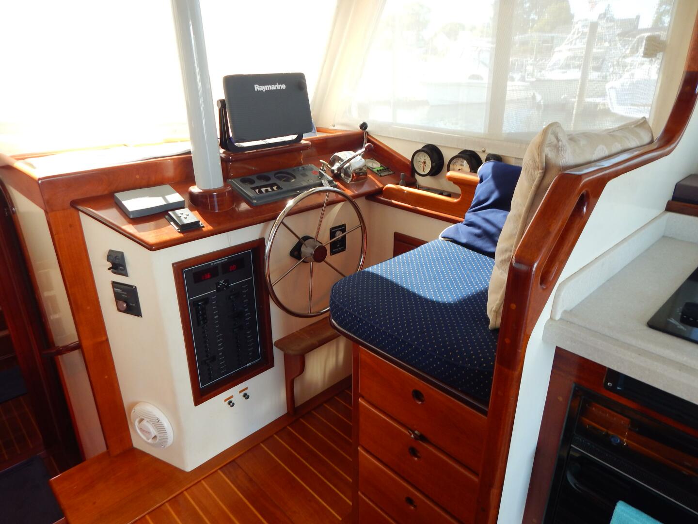 Slide: The Image of BHM Flybridge Cruiser 2000 - 4742880