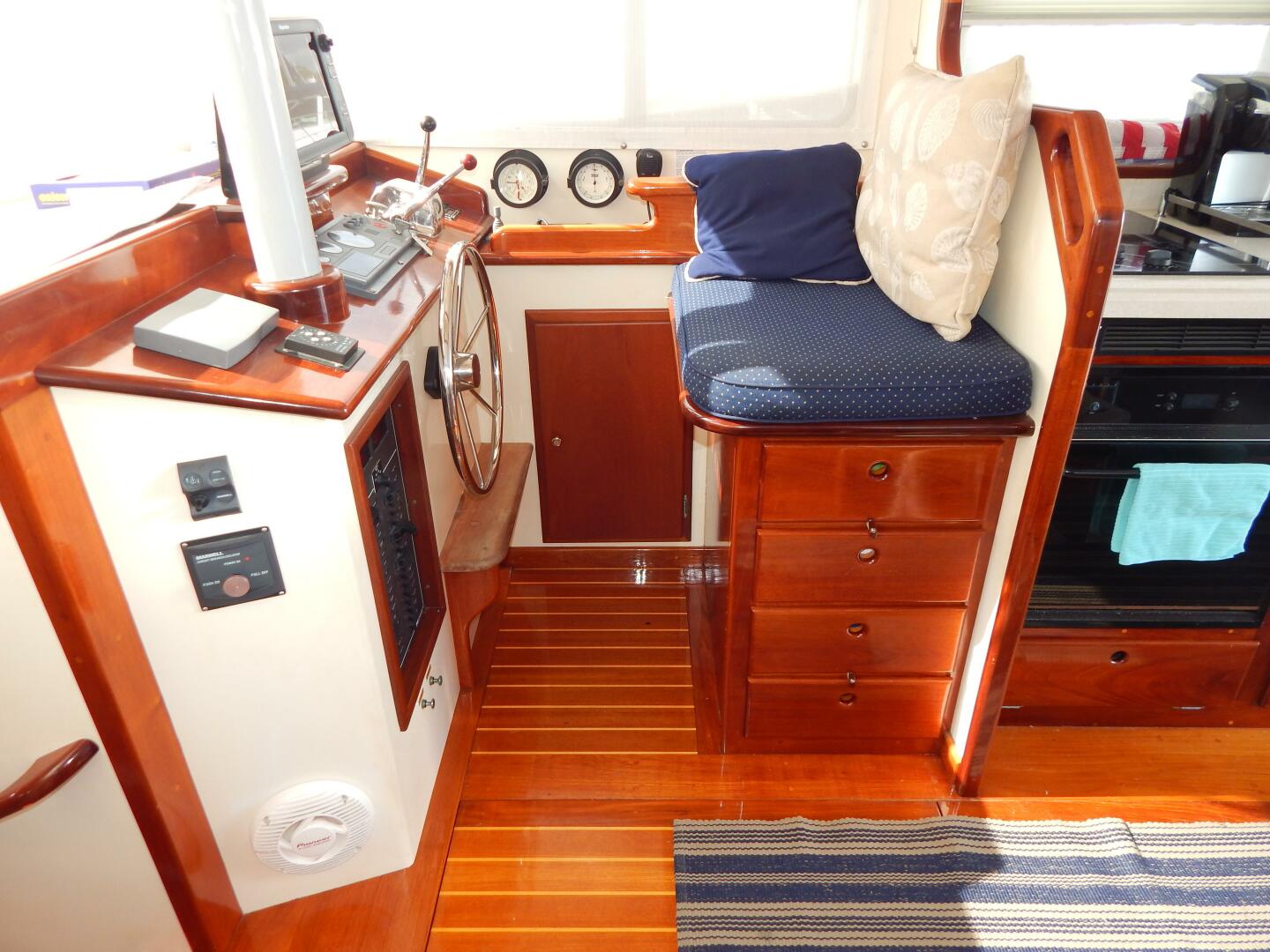 Slide: The Image of BHM Flybridge Cruiser 2000 - 4742042