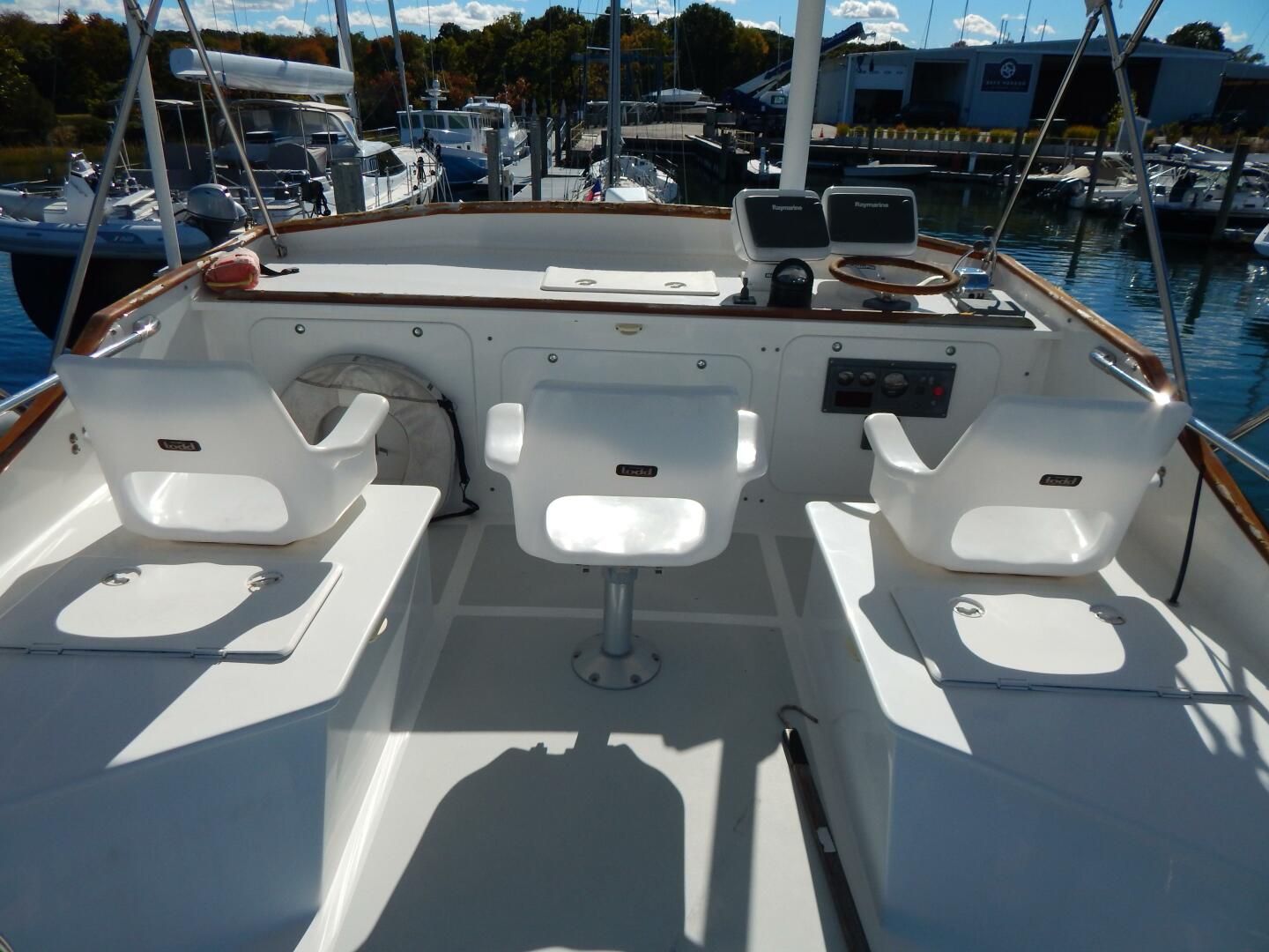 Slide: The Image of BHM Flybridge Cruiser 2000 - 4742985