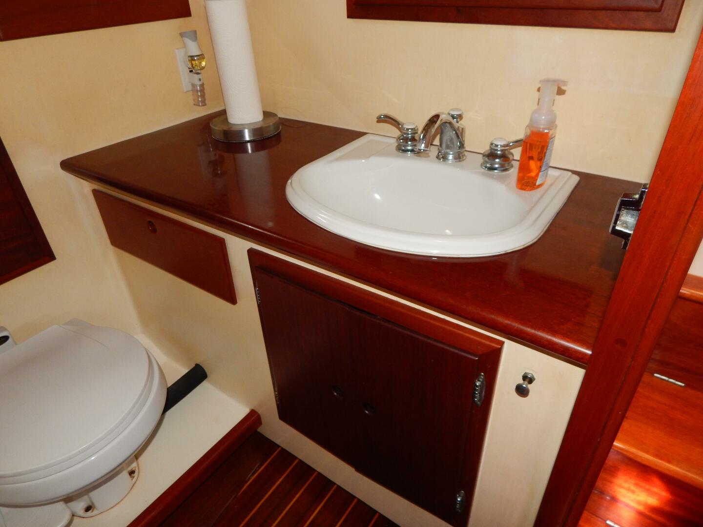 Slide: The Image of BHM Flybridge Cruiser 2000 - 4742016