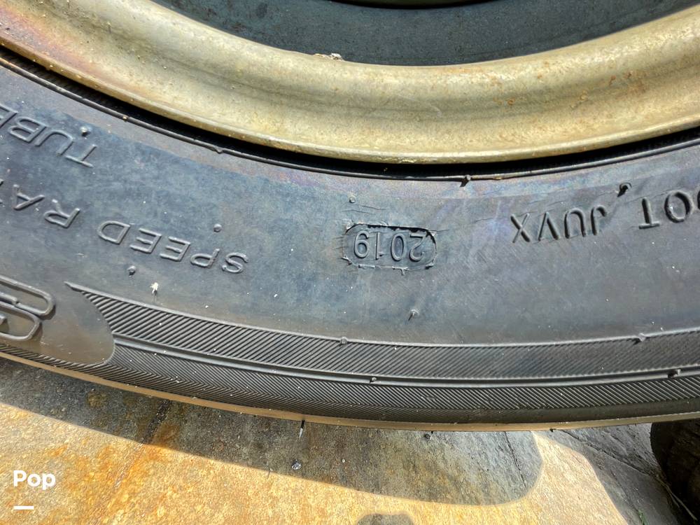 Slide: The Image of Tire Date Code - 14409758
