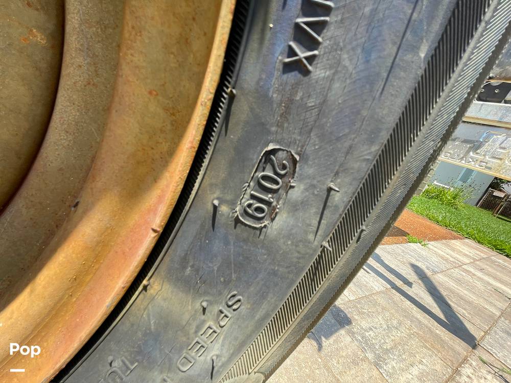 Slide: The Image of Tire Date Code - 14409760