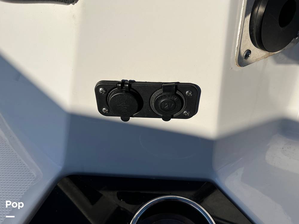 Slide: The Image of 12 V DC Outlets - 13591844