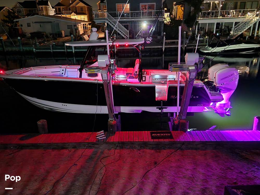 Slide: The Image of Blackfin 302 CC 2022 - 13565793