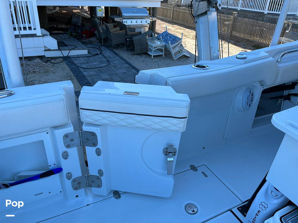 Slide: The Image of Blackfin 302 CC 2022 - 13590843