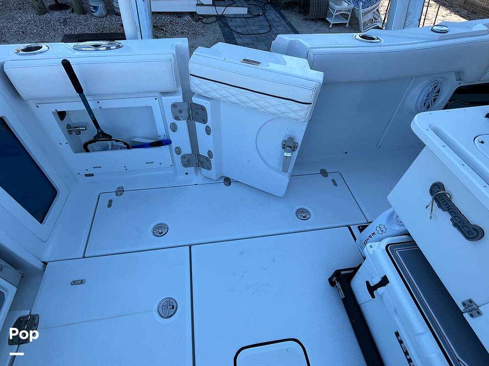 Slide: The Image of Blackfin 302 CC 2022 - 13590886