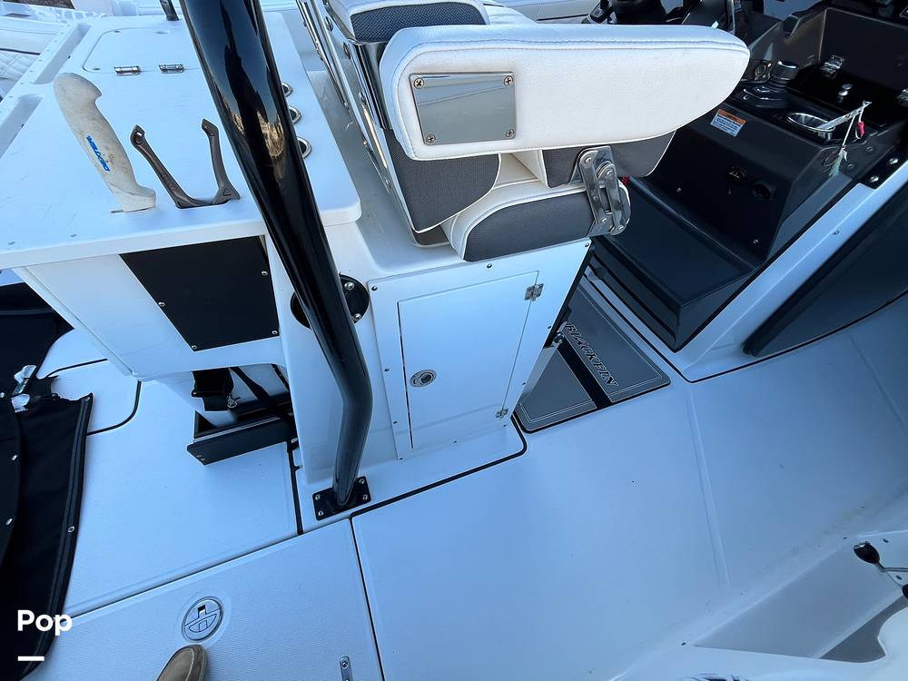 Slide: The Image of Blackfin 302 CC 2022 - 13591775