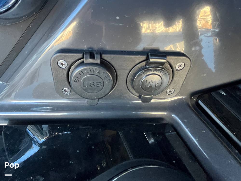 Slide: The Image of 12 V DC Outlets - 13591809