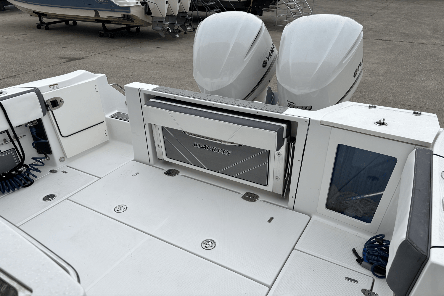 Slide: The Image of Blackfin 332 CC 2020 - 17