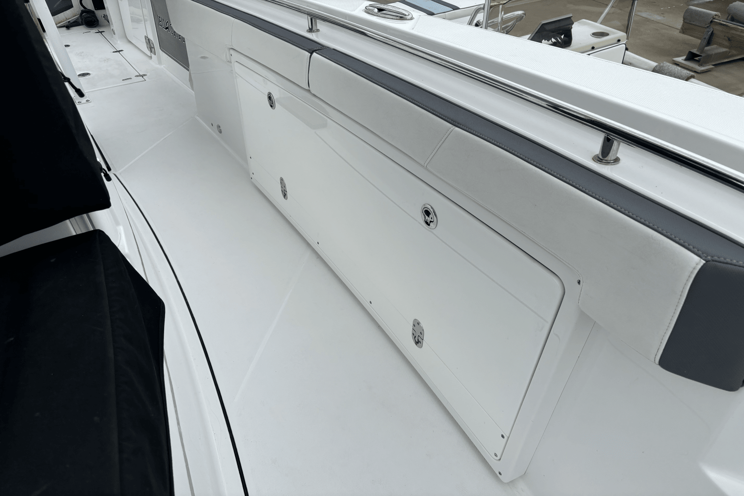 Slide: The Image of Blackfin 332 CC 2020 - 26