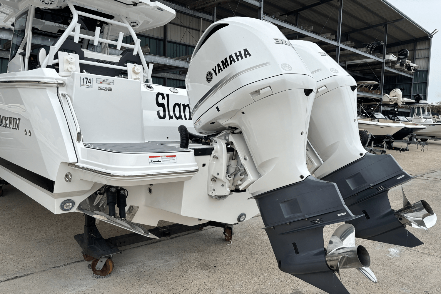 Slide: The Image of Blackfin 332 CC 2020 - 4