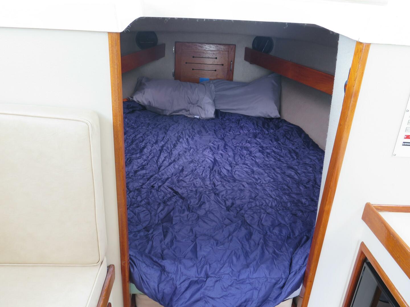 Slide: The Image of 1988 Blackman 26 LAST ONE V Berth - 3738145