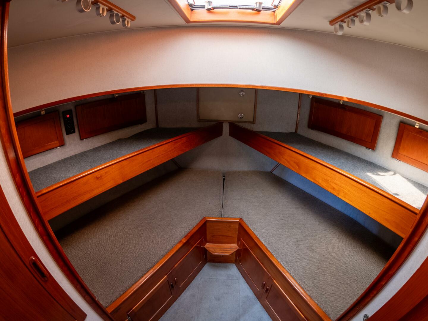 Slide: The Image of 1990 Blackman 51 Custom Pilothouse "HANA PA'A - 4805482