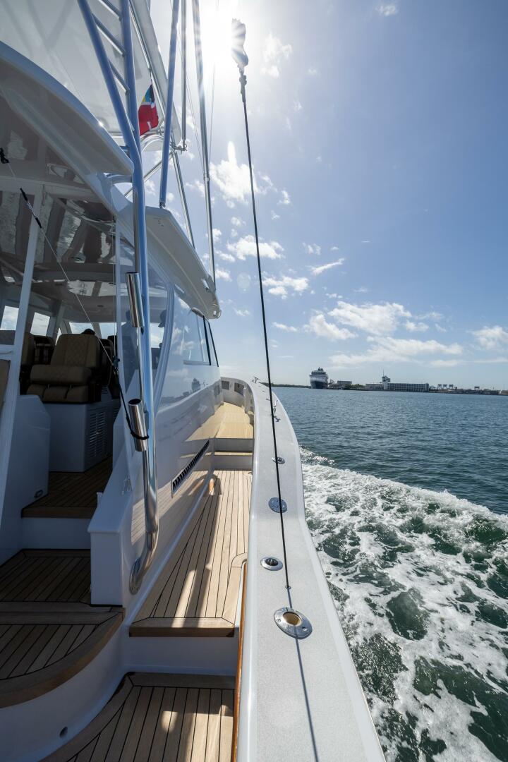Slide: The Image of Side Deck - 5106839