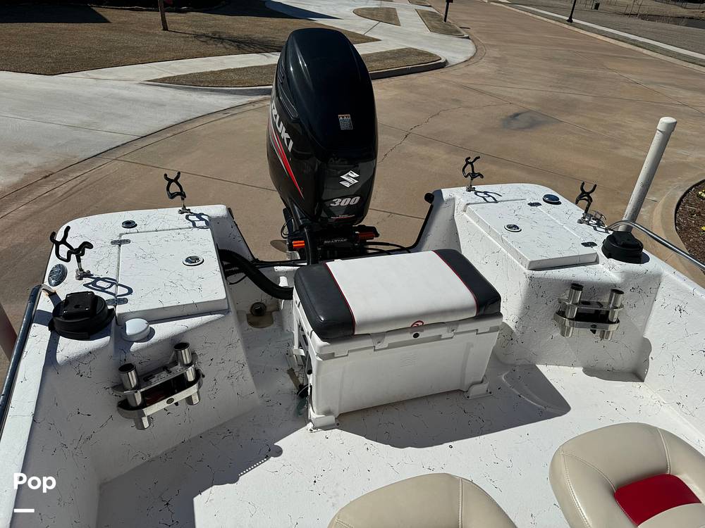 Slide: The Image of Stern/cooler Seat/rod Holders/engine - 44