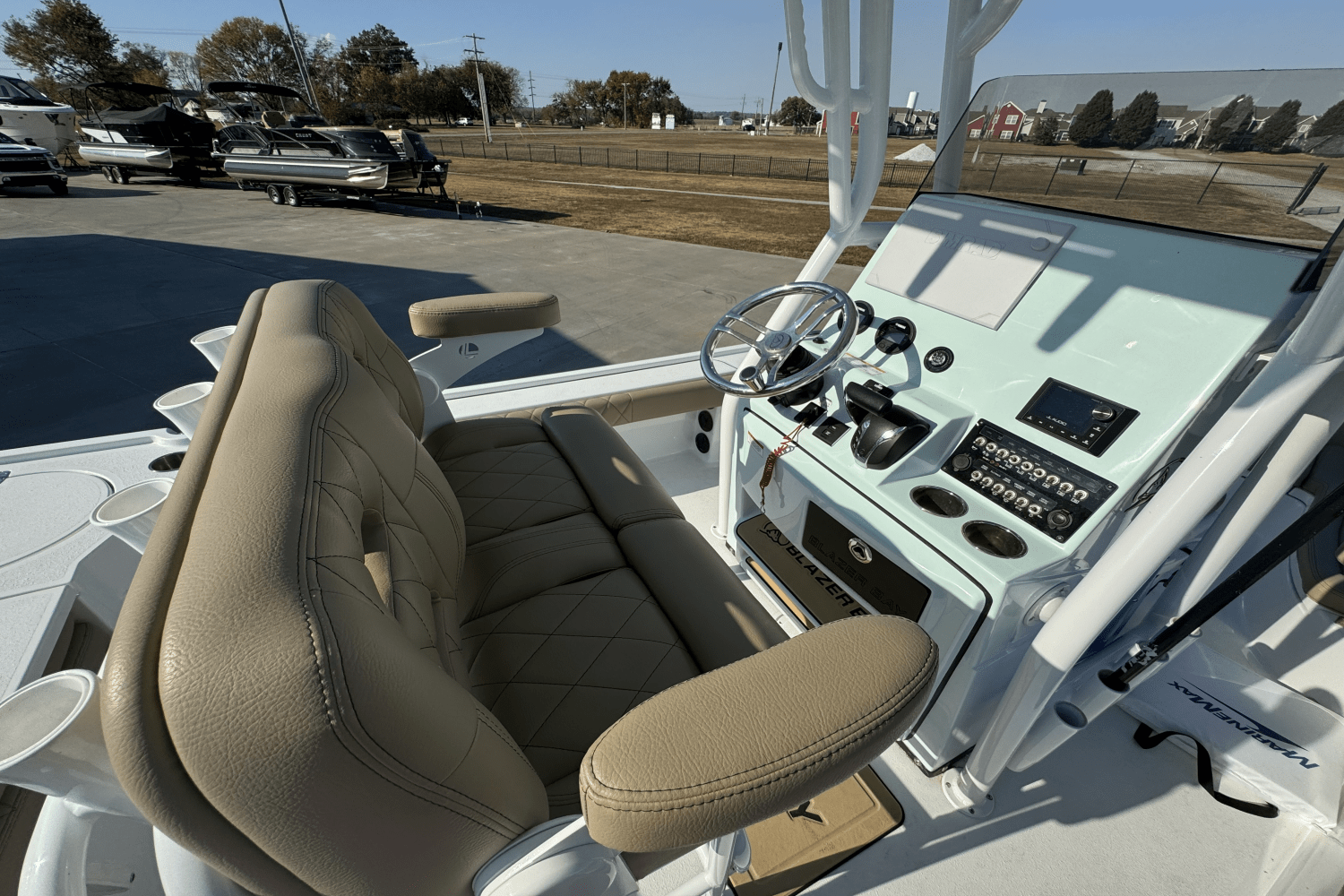 Slide: The Image of Blazer 2440 2023 - 14