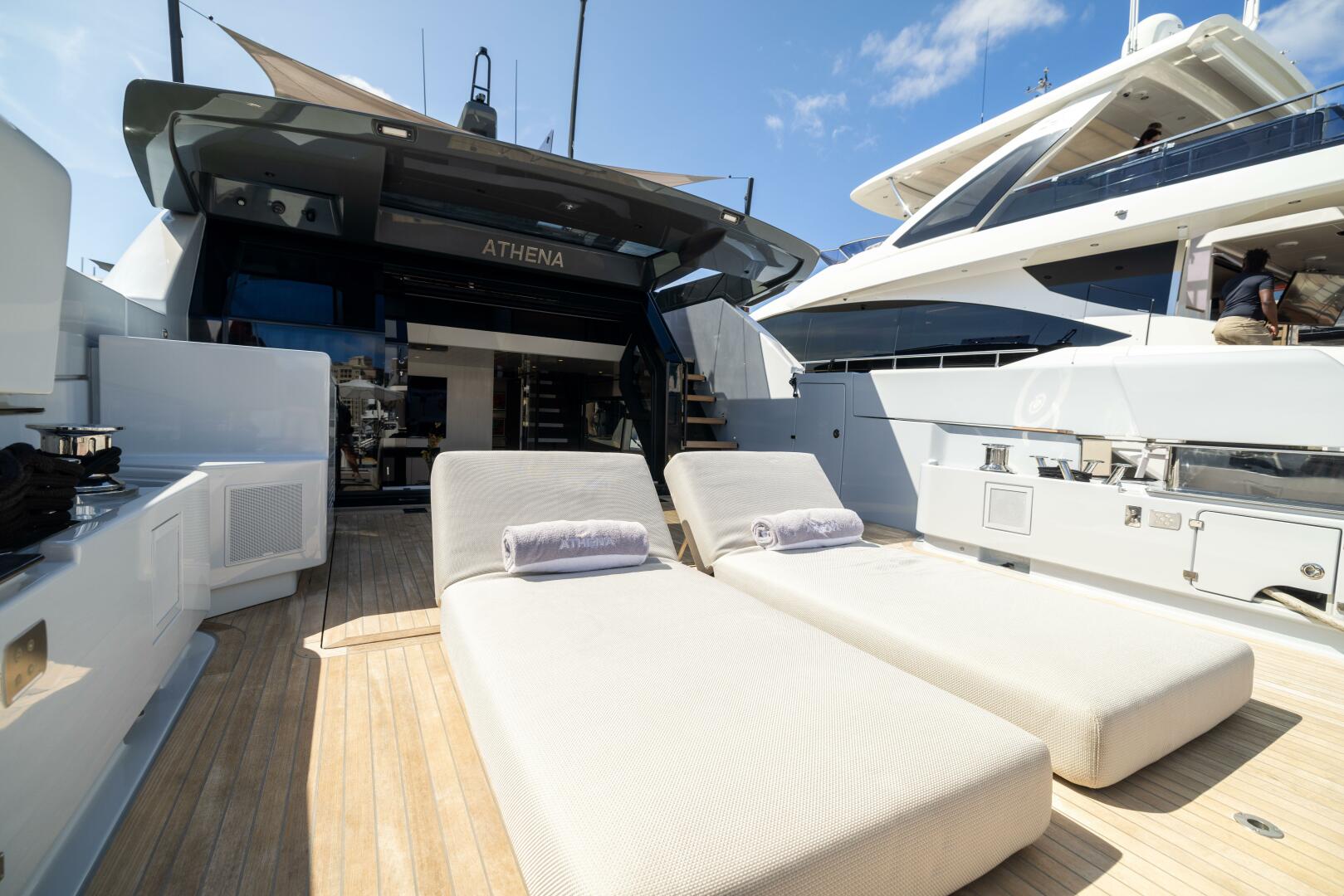 Slide: The Image of Aft Lounge Pad - 5173957