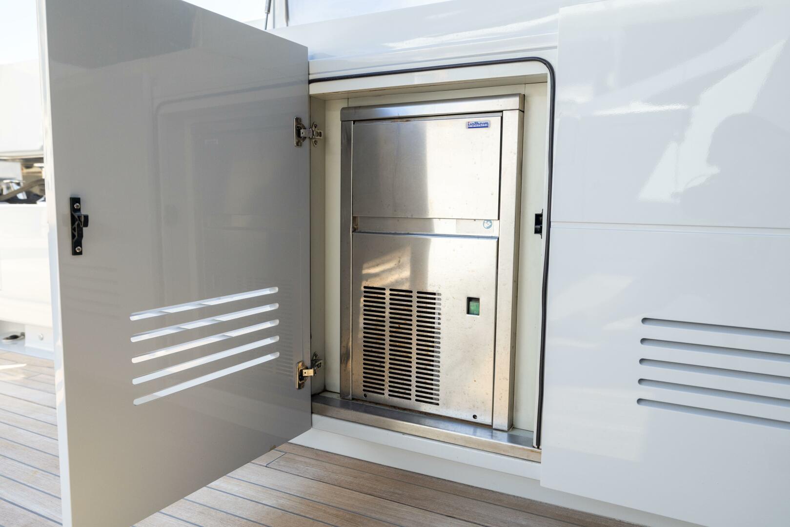 Slide: The Image of Refrigerator  - 5173960