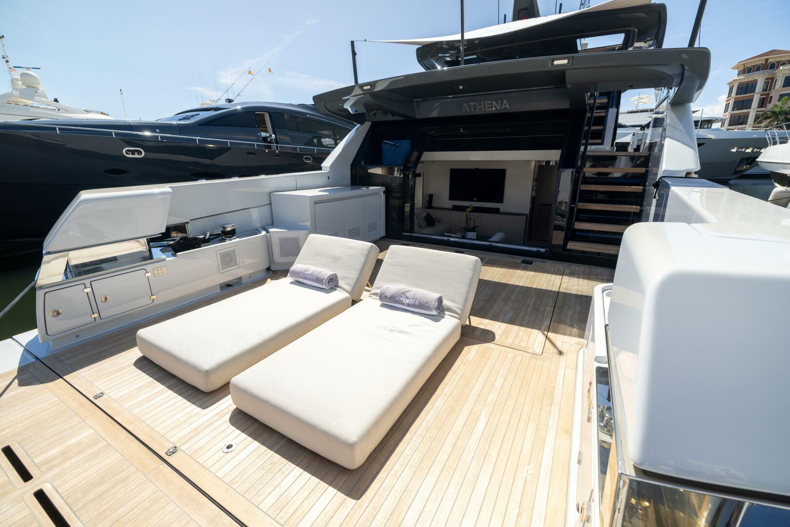 Slide: The Image of Aft Lounge Pad - 5173962