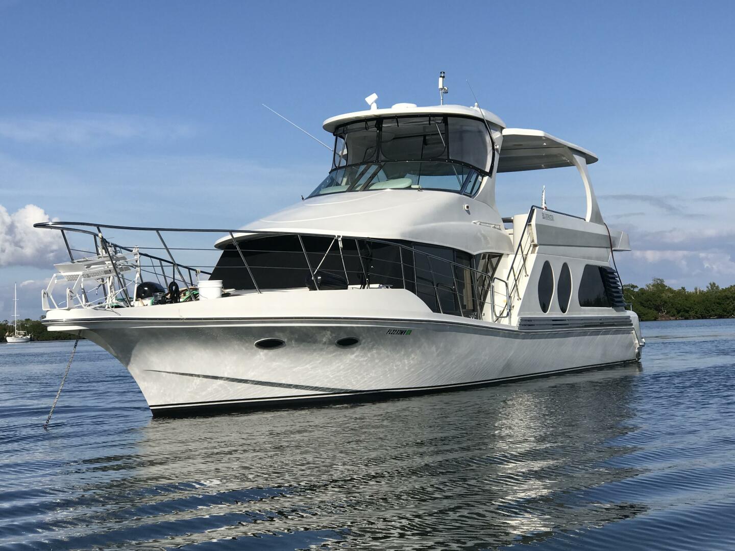Bluewater 5800 Millennium 2002 for Sale | MarineSource