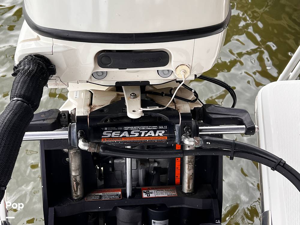 Slide: The Image of Sea Star hydraulic steering - 14968541