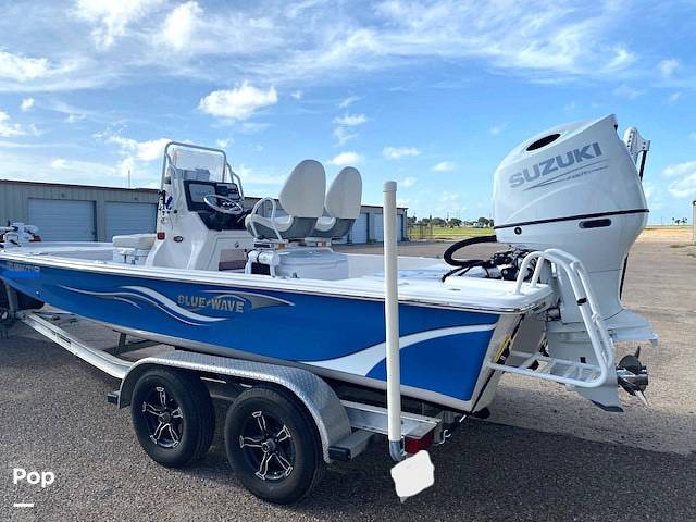 Slide: The Image of Blue Wave 2200 STL 2020 - 15674487