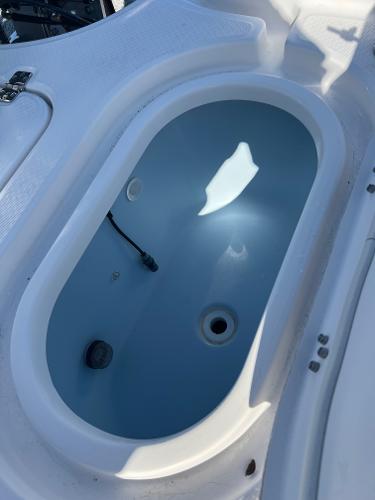 Slide: The Image of 2023 Blue Wave 2600 Makaira boat livewell. - 4