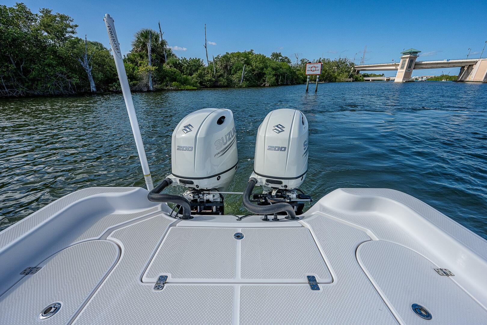 Slide: The Image of Blue Wave 2800 Pure Hybrid 2019 - 4255395