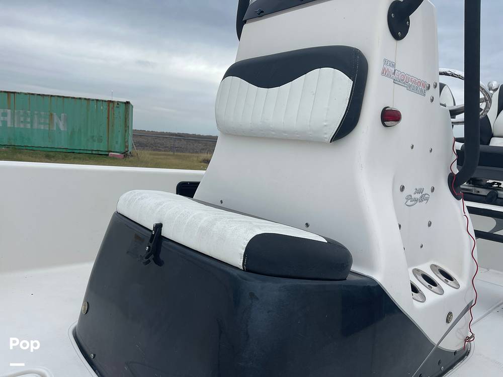 Slide: The Image of Passenger Seats With Live Well/bait Well - 14962140