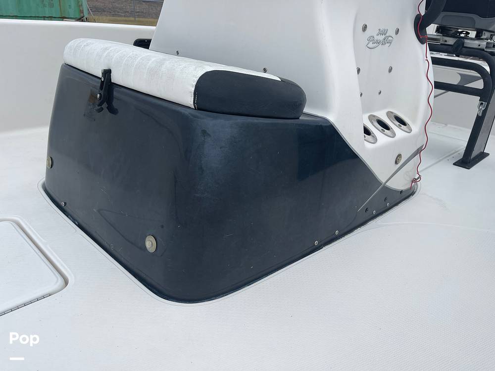 Slide: The Image of Passenger Seats With Live Well/bait Well - 14962141