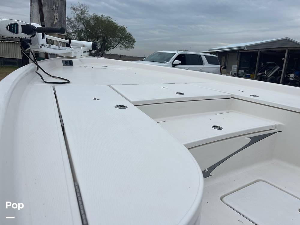 Slide: The Image of Bow Casting Deck With Storage - 14962138