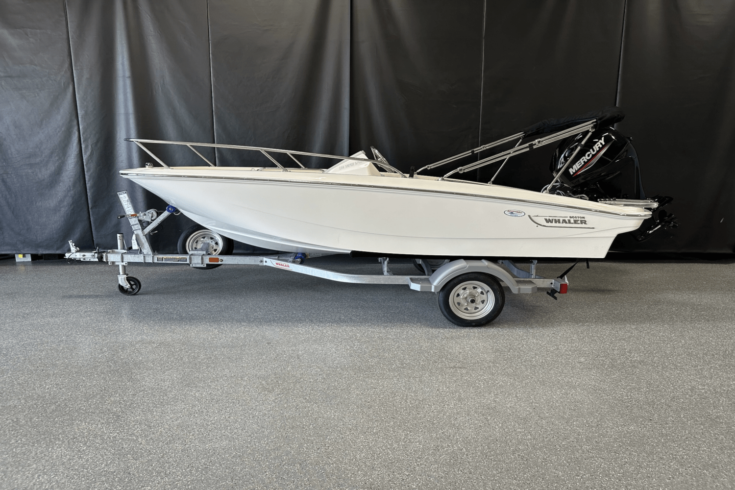 Slide: The Image of Boston Whaler 130 Super Sport 2025 - 0