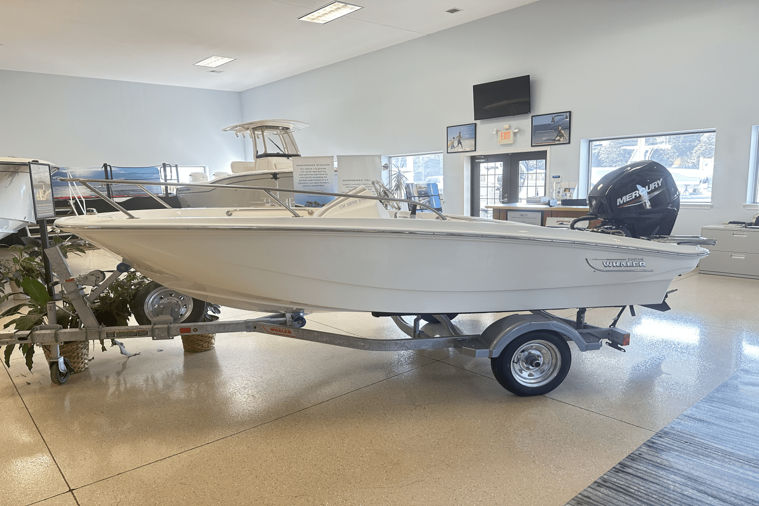 Slide: The Image of Boston Whaler 130 Super Sport 2025 - 1