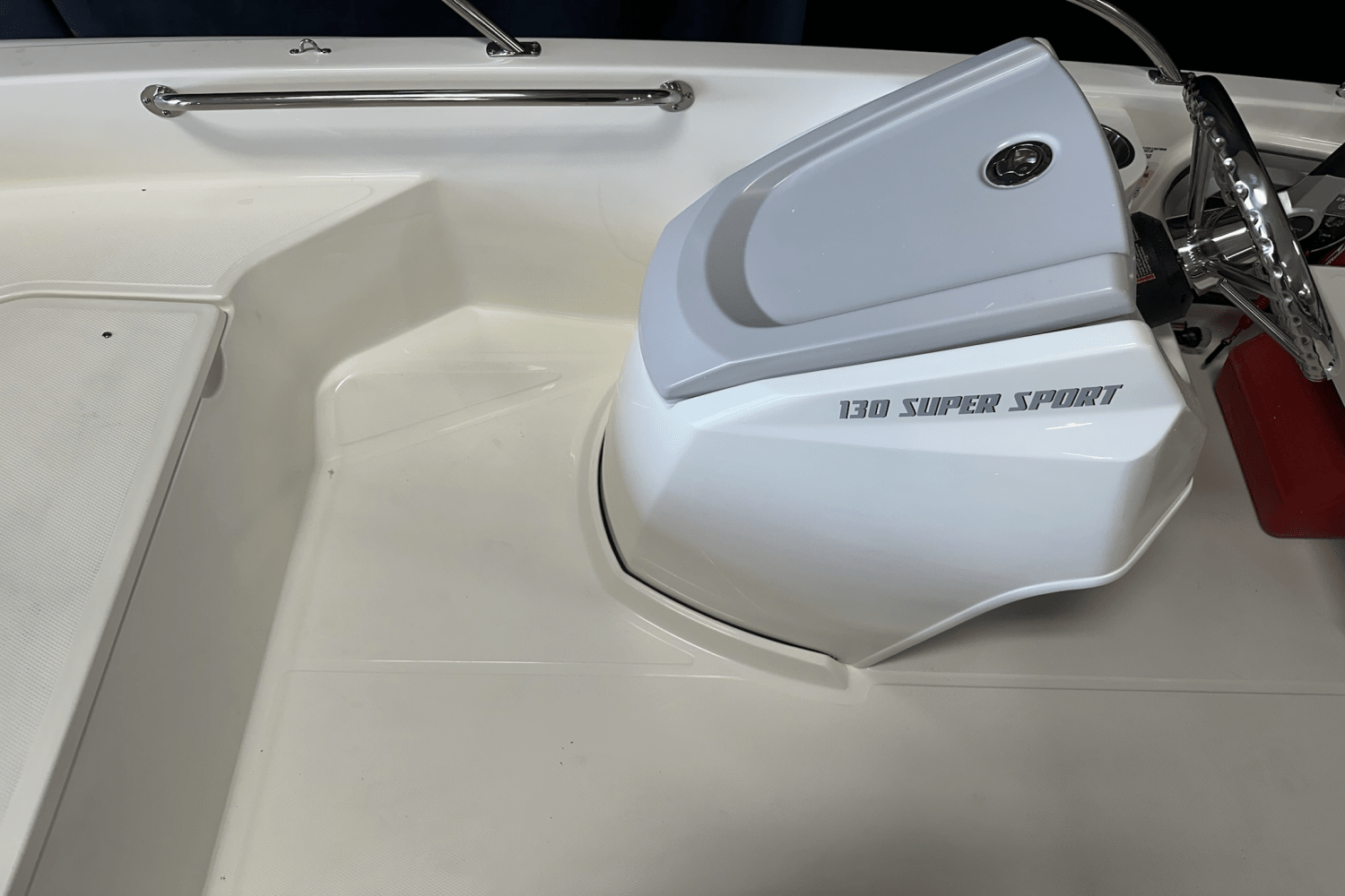 Slide: The Image of Boston Whaler 130 Super Sport 2025 - 10
