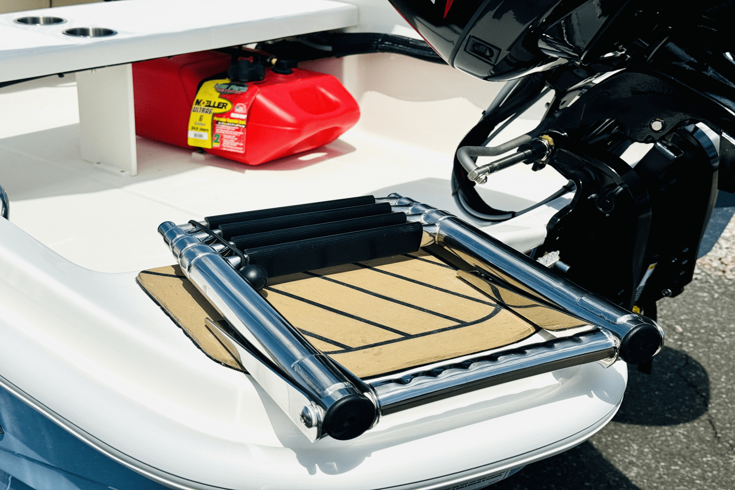 Slide: The Image of Boston Whaler 130 Super Sport 2025 - 10