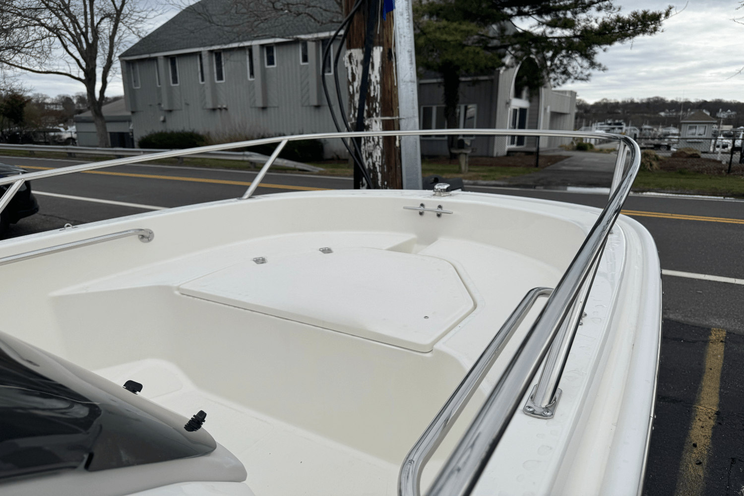 Slide: The Image of Boston Whaler 130 Super Sport 2025 - 10