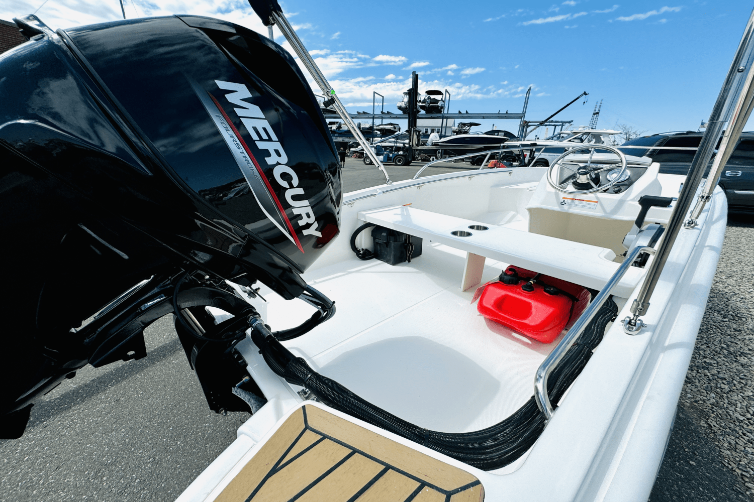 Slide: The Image of Boston Whaler 130 Super Sport 2025 - 12