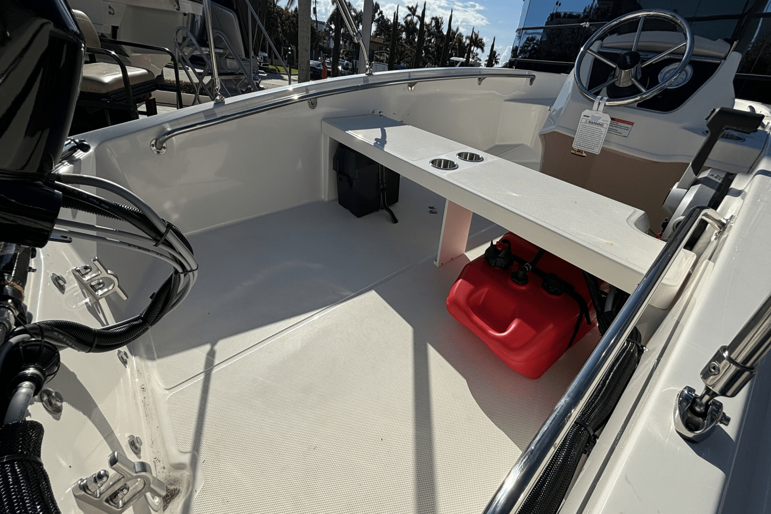 Slide: The Image of Boston Whaler 130 Super Sport 2025 - 13