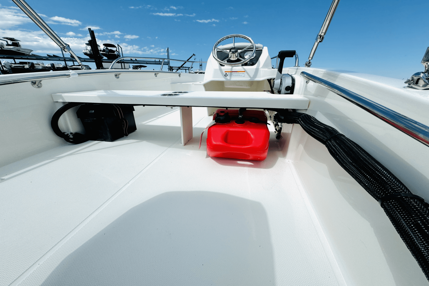 Slide: The Image of Boston Whaler 130 Super Sport 2025 - 14