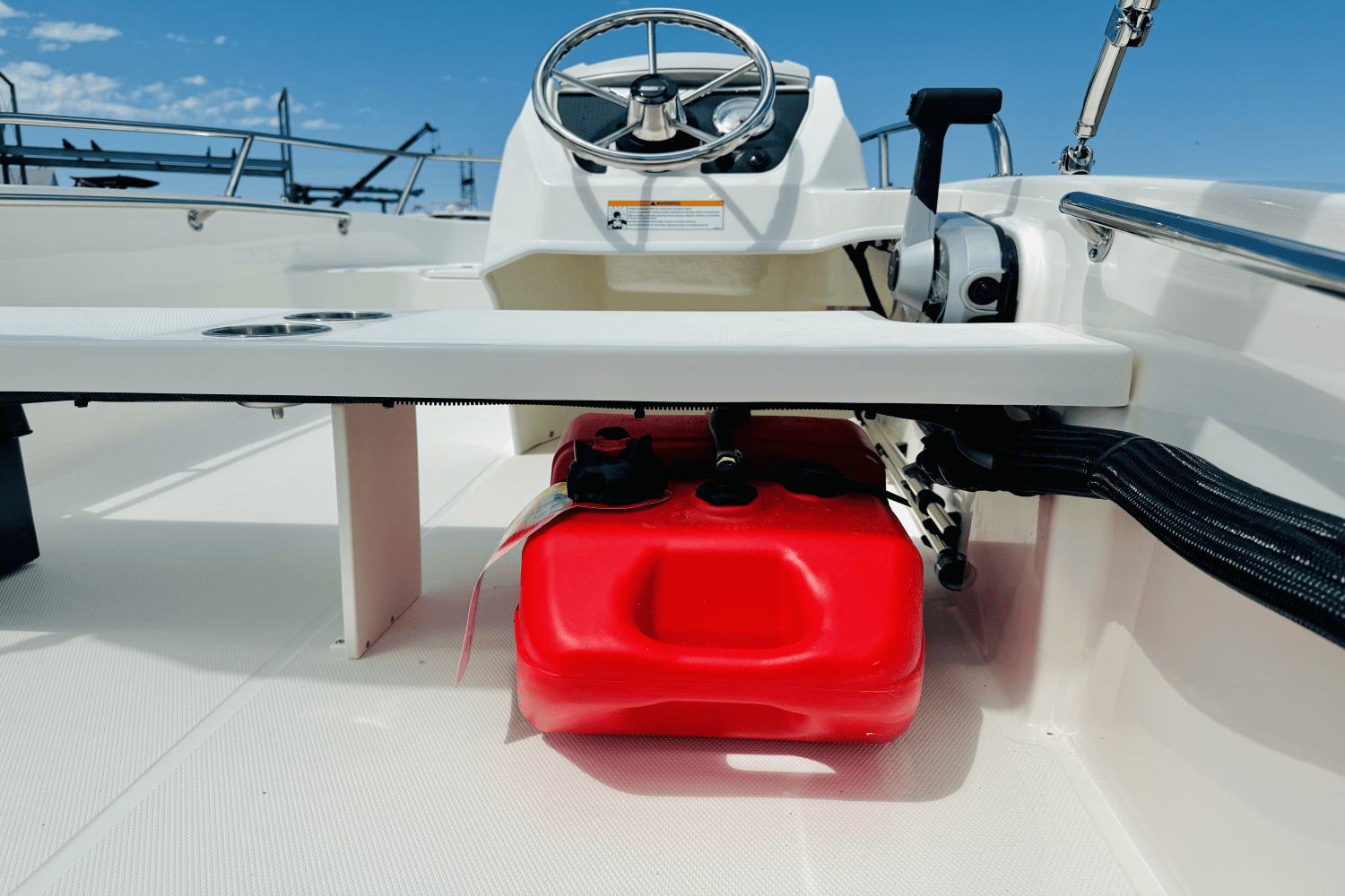 Slide: The Image of Boston Whaler 130 Super Sport 2025 - 15