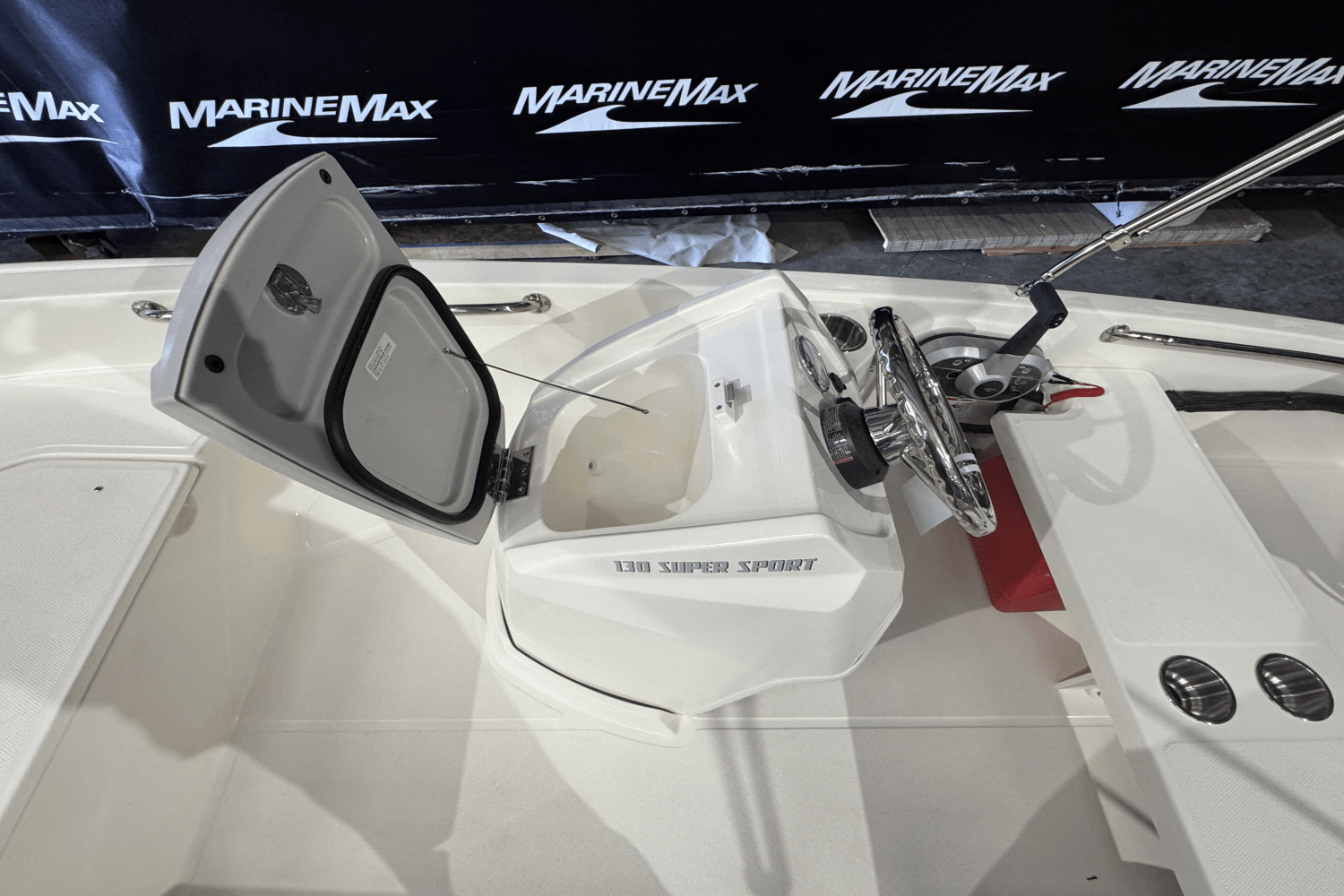 Slide: The Image of Boston Whaler 130 Super Sport 2025 - 15