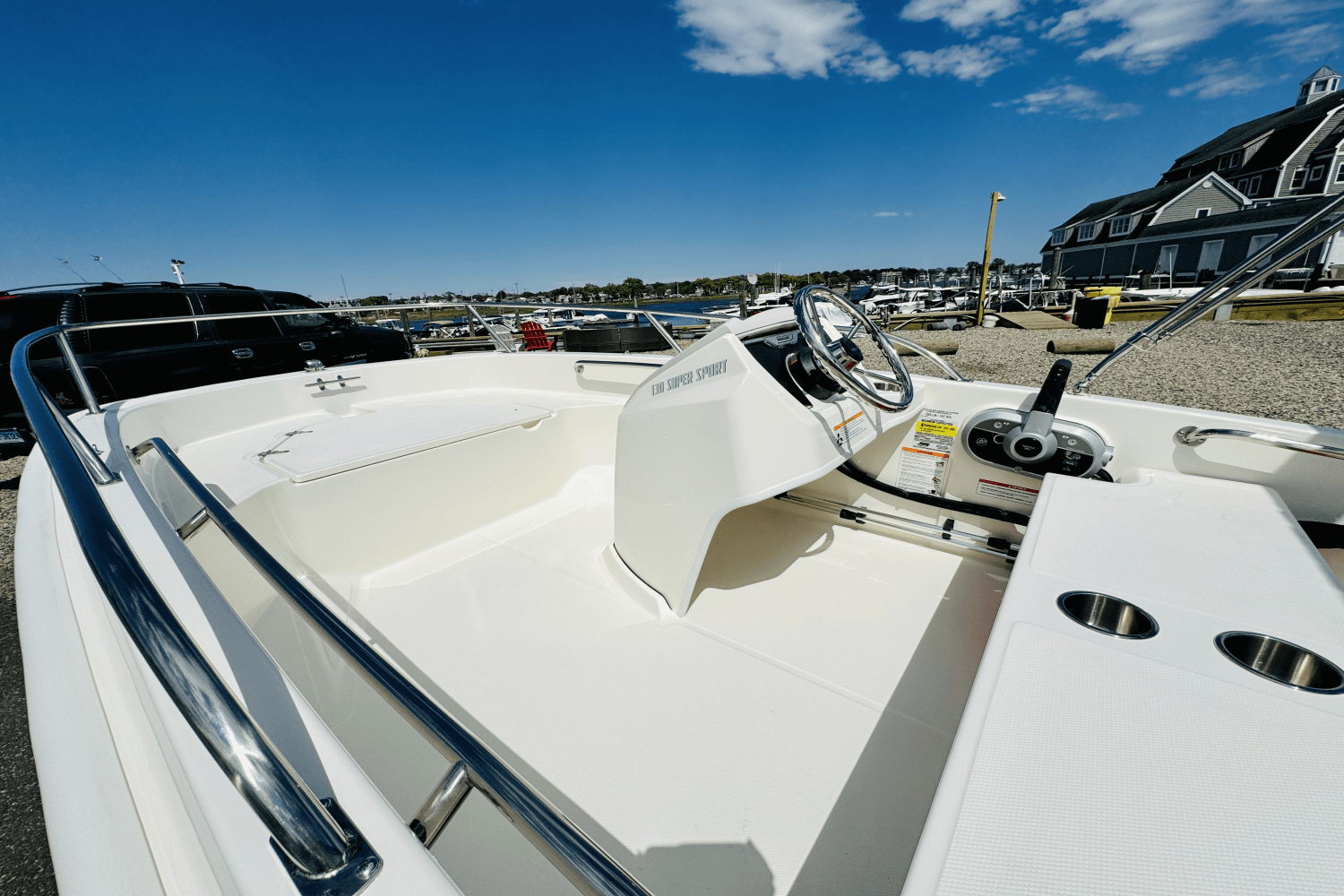 Slide: The Image of Boston Whaler 130 Super Sport 2025 - 17