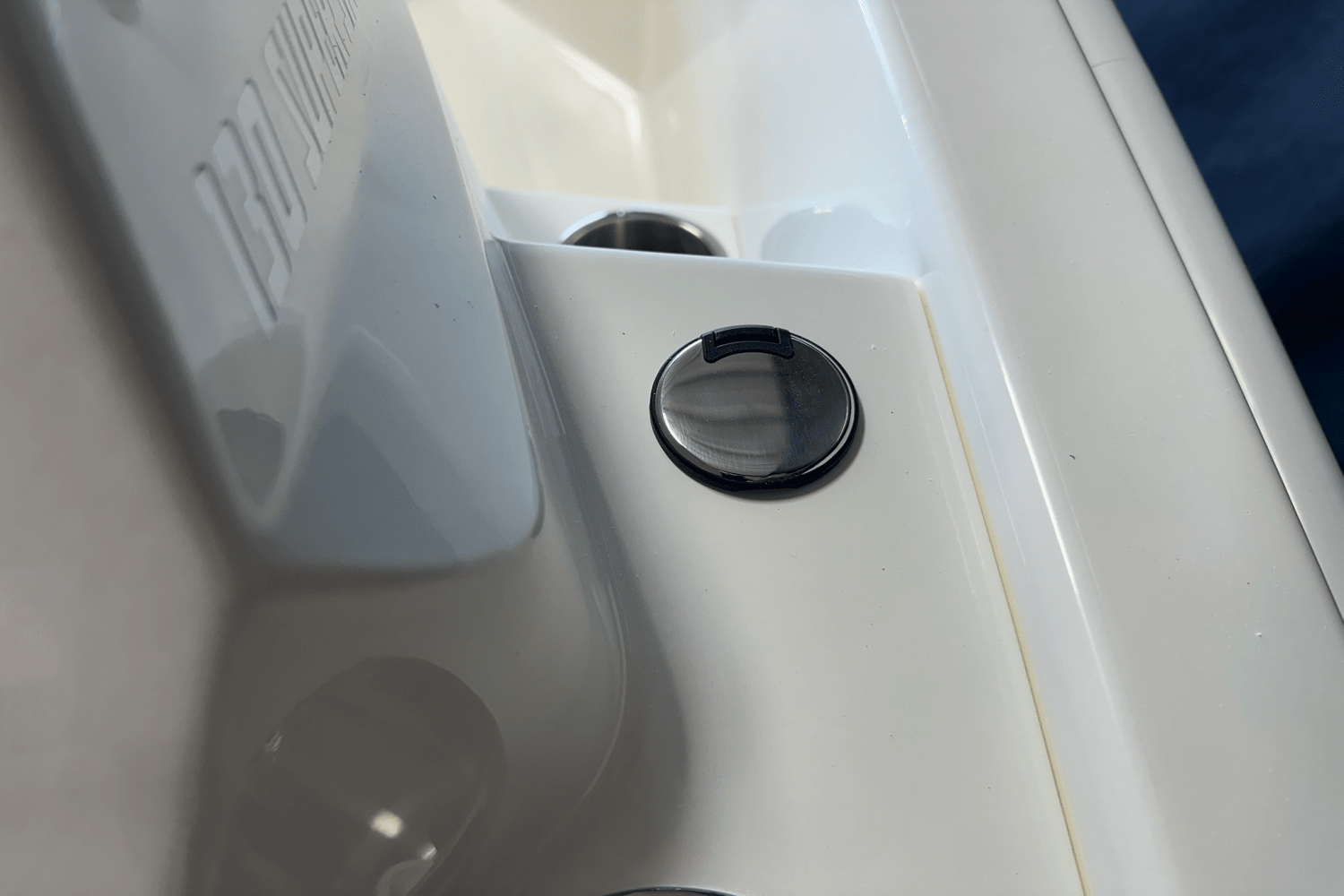 Slide: The Image of Boston Whaler 130 Super Sport 2025 - 18