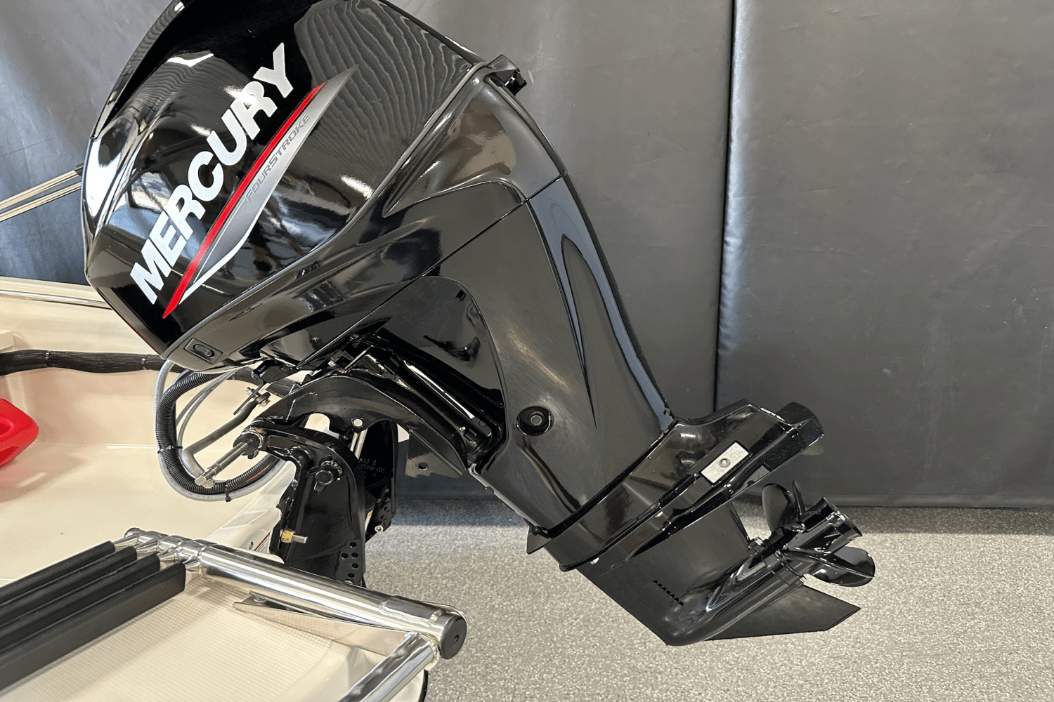 Slide: The Image of Boston Whaler 130 Super Sport 2025 - 28