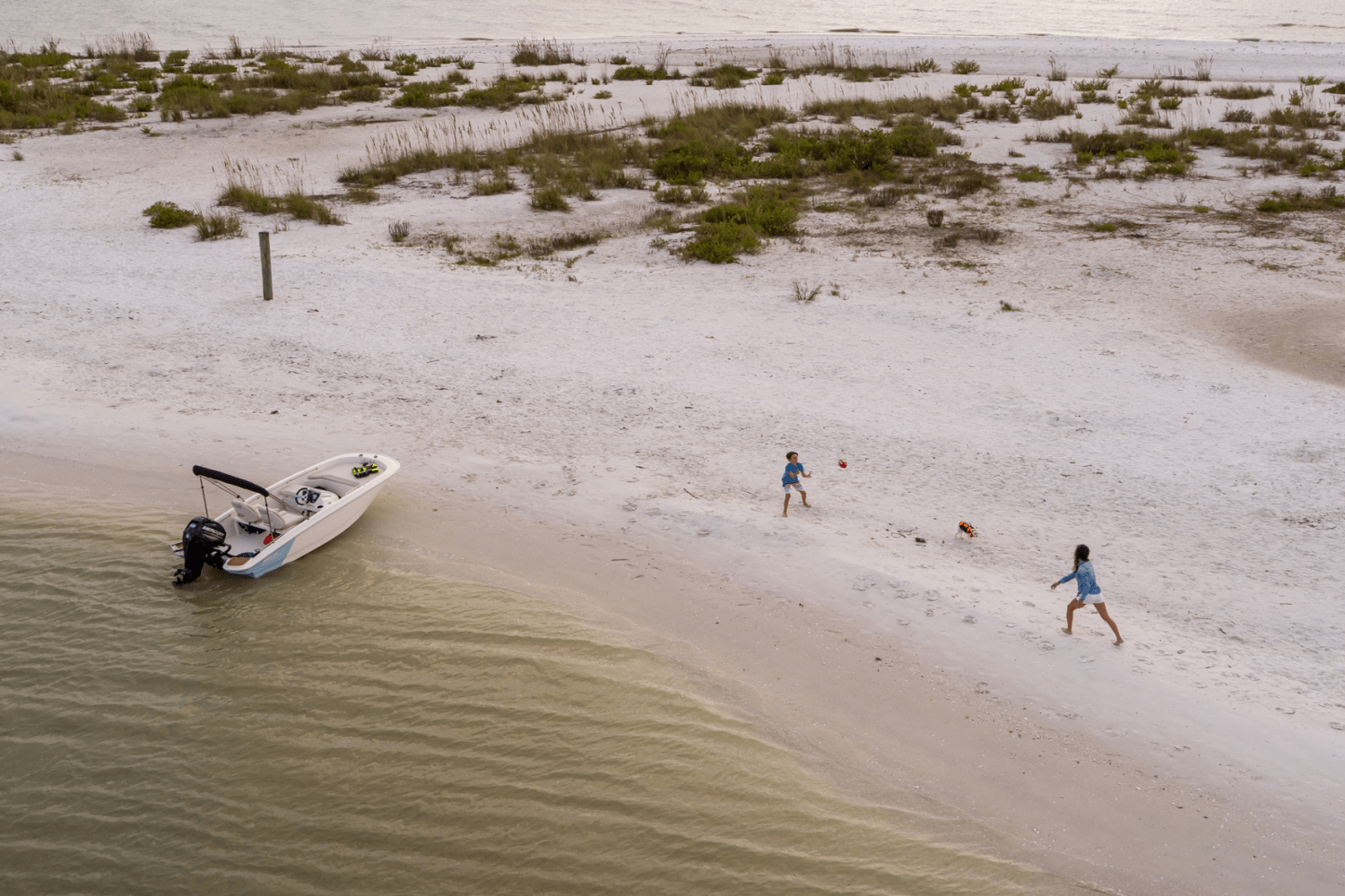 Slide: The Image of Boston Whaler 130 Super Sport 2025 - 35