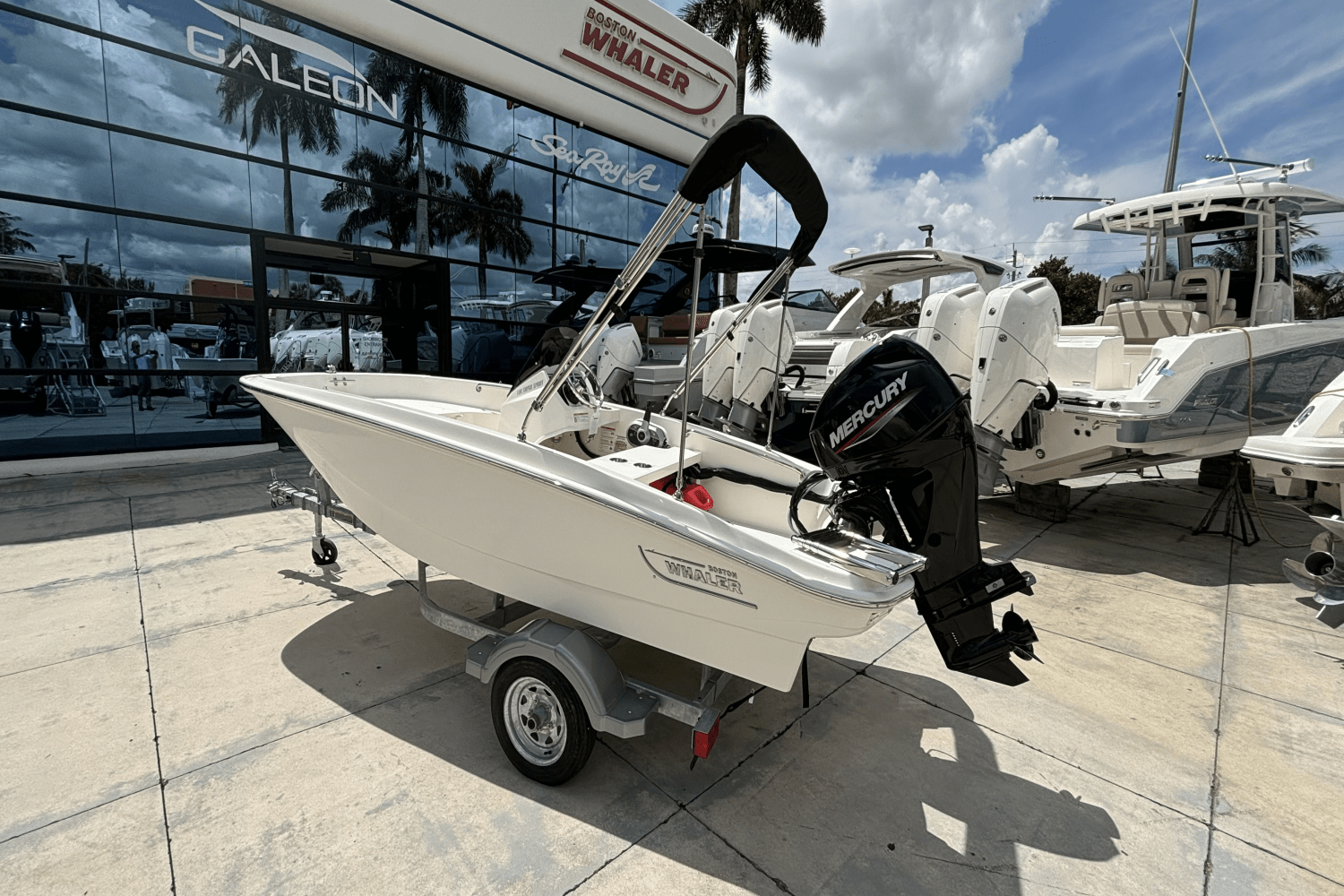 Slide: The Image of Boston Whaler 130 Super Sport 2025 - 4